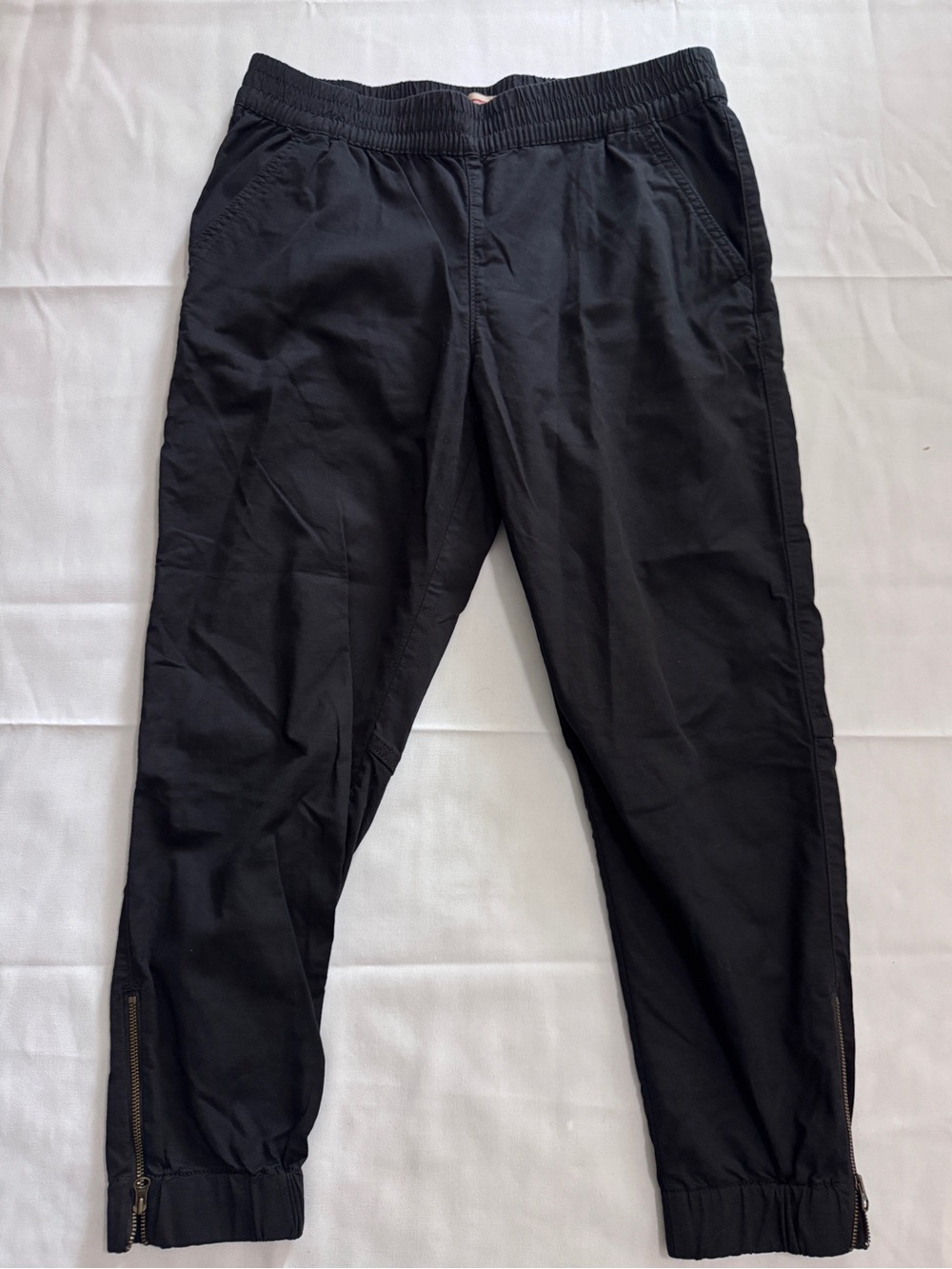 Levi’s Womens Jet Set Zip Hem Black Joggers Pants Size Medium EUC - Picture 2 of 6